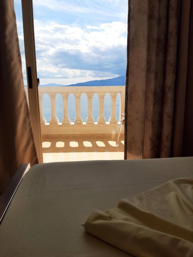 Bed and Breakfast Rock Star-Pllakat Саранда Екстер'єр фото